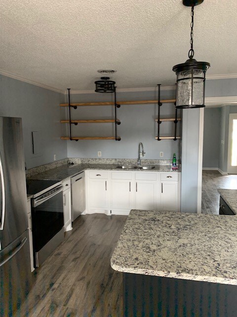 Building Photo - 4001 Anderson Rd