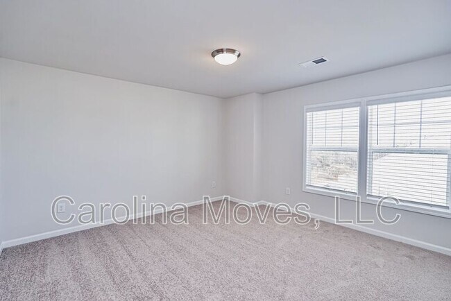 Building Photo - 203 Stone Fruit Ct
