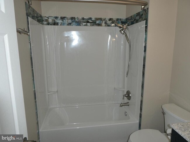 Building Photo - 10 Grasmur Ct