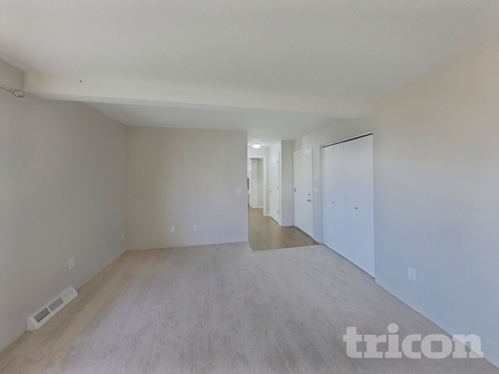 Building Photo - 931 Market St S