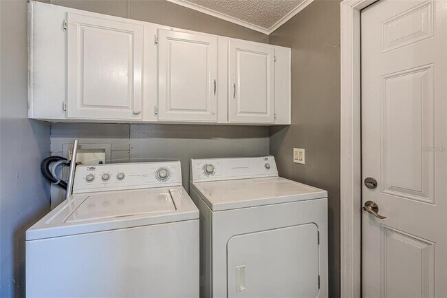 Building Photo - 4960 Tuscaroa Ave