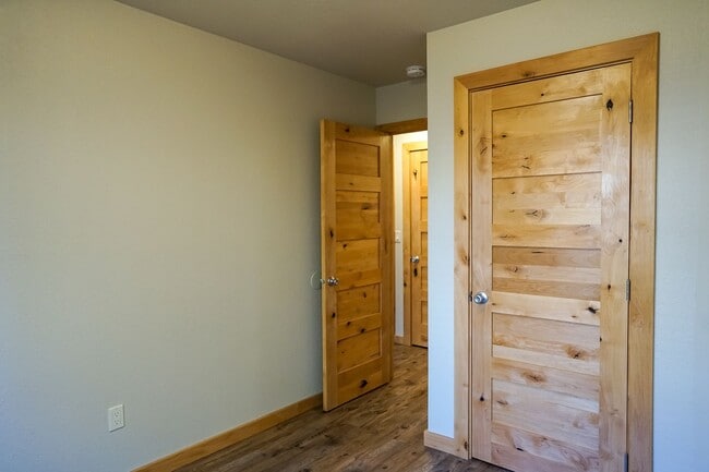 Building Photo - Three Bedroom Home in Hayden
