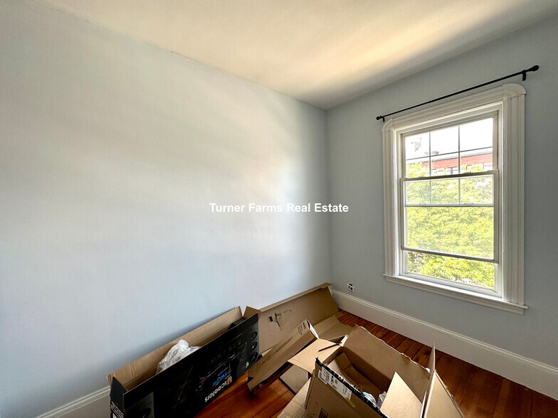 Primary Photo - 789 Columbia Rd