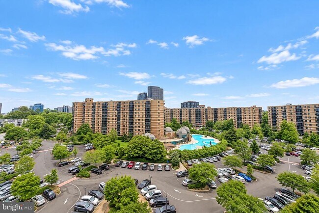 Building Photo - 8380 Greensboro Dr