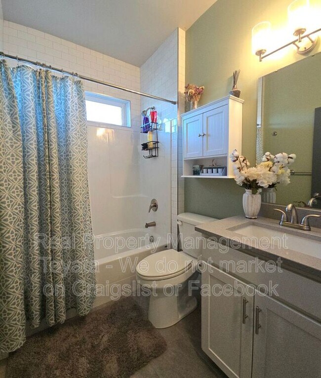 Building Photo - 6211 N Beulah Ave