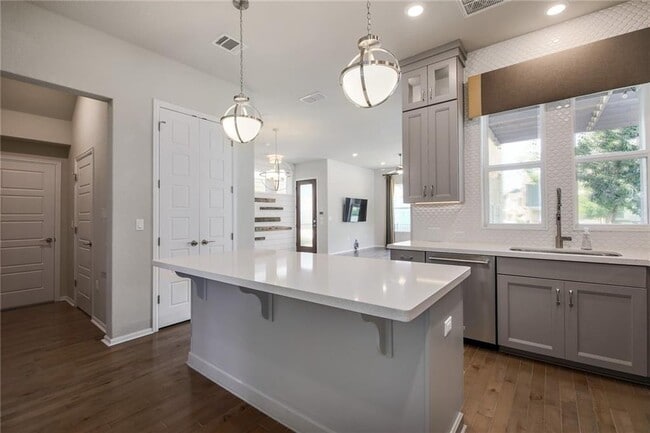 Building Photo - 10303 Oldham Cv