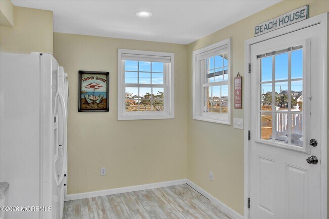 Building Photo - 222 Hiering Ave