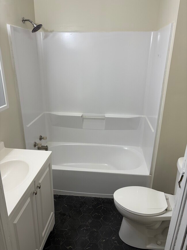 Building Photo - 13129 Morse St