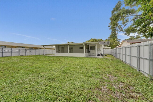 Building Photo - 6283 Sherman St