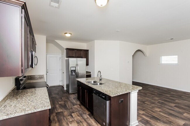 Building Photo - 394 Eagle Feather Loop