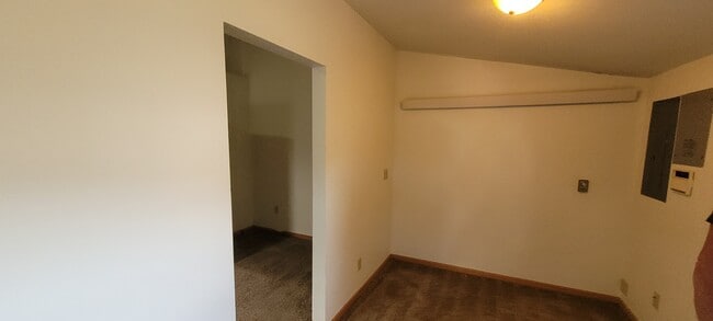 Building Photo - 825 N 7th St