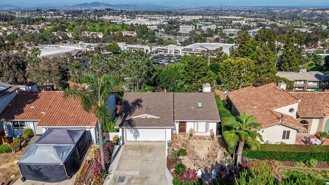 Building Photo - Beautiful 4-bedroom, 2.5-bathroom home in ...