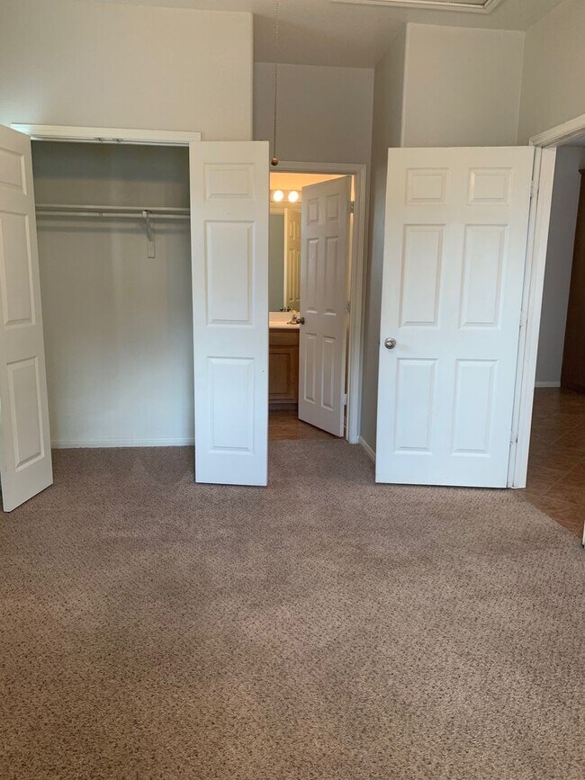 Building Photo - 5304 Evans Ave