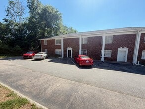 Building Photo - 2202 S Main St