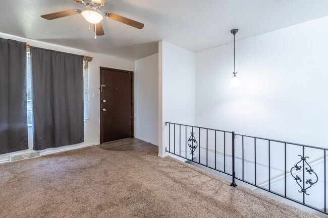 Building Photo - 1681 Lonedell Rd