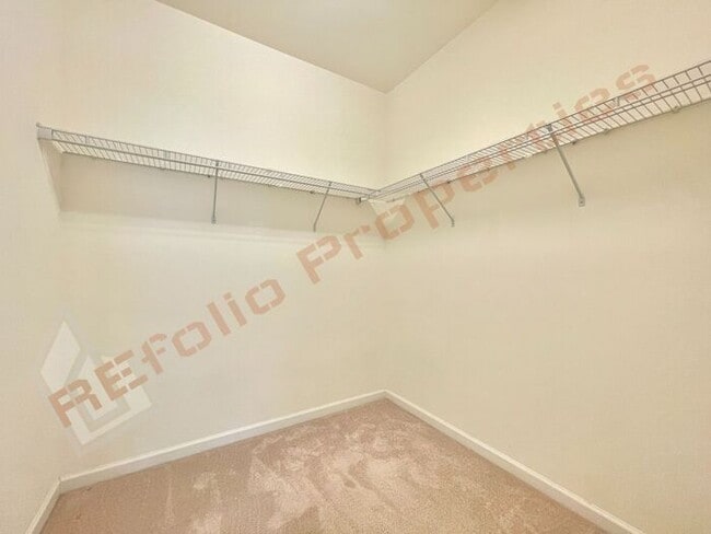 Building Photo - Beautiful 2 Story 3 Bedroom End Unit Townh...