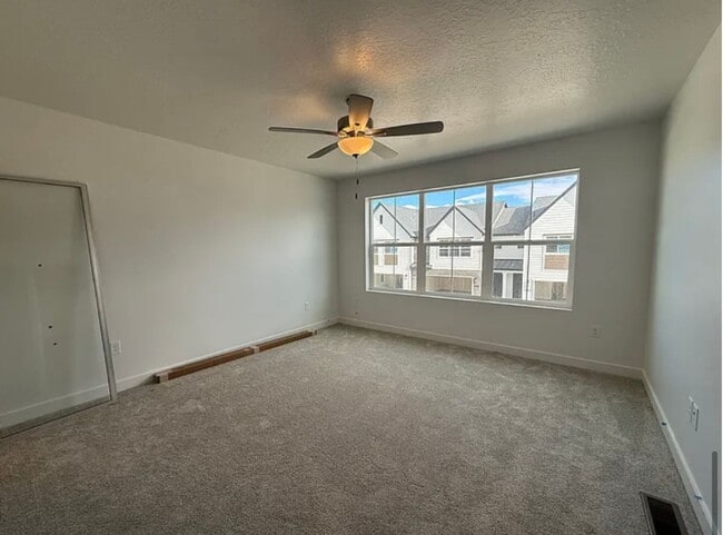 Building Photo - Brand New unit!