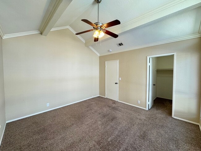 Building Photo - Beautiful 2Bd/1.5Ba Townhome in Orange w/A...