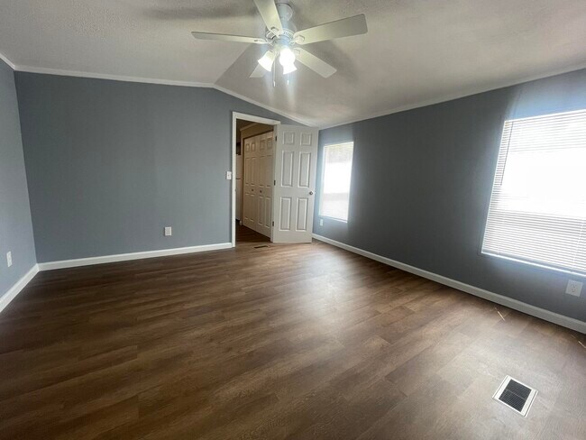 Building Photo - 5307 Shoffner Blvd