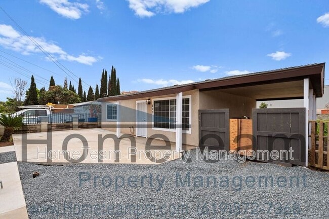 Building Photo - 820 Harris Ave