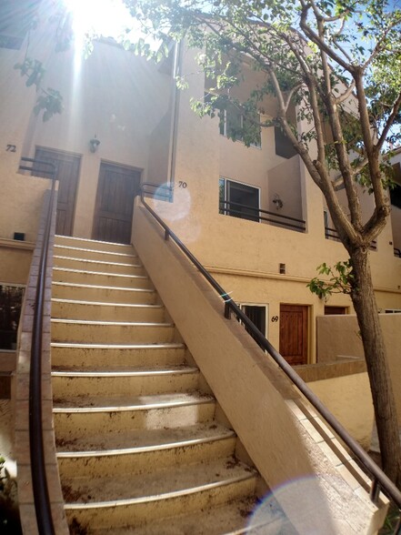 Building Photo - 3927 Nobel Dr