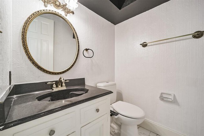 Building Photo - 15738 Fleetwood Oaks Dr