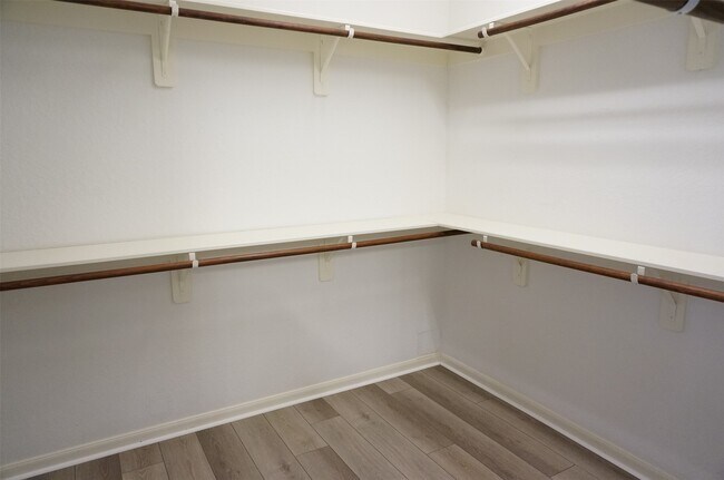 Building Photo - 6015 Mystic Berry Dr