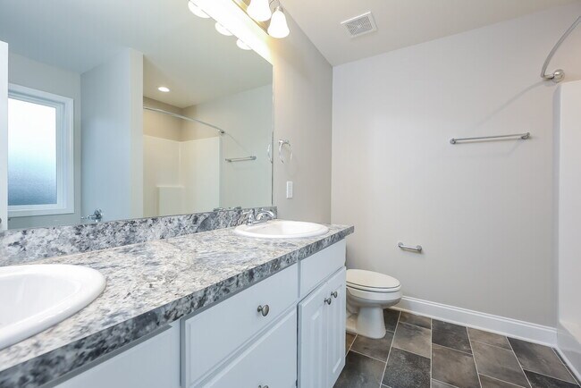 Building Photo - 148 W Wright St