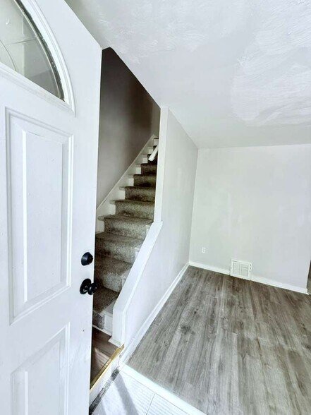 Building Photo - 8181 Chaske St