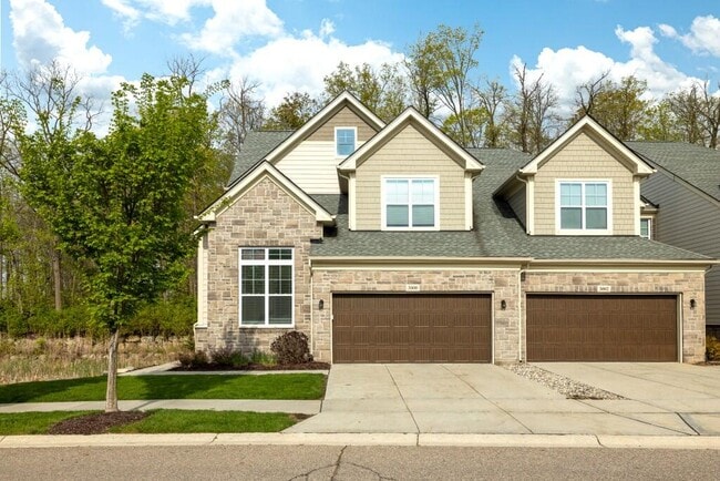 Building Photo - 3000 N Spurway Dr