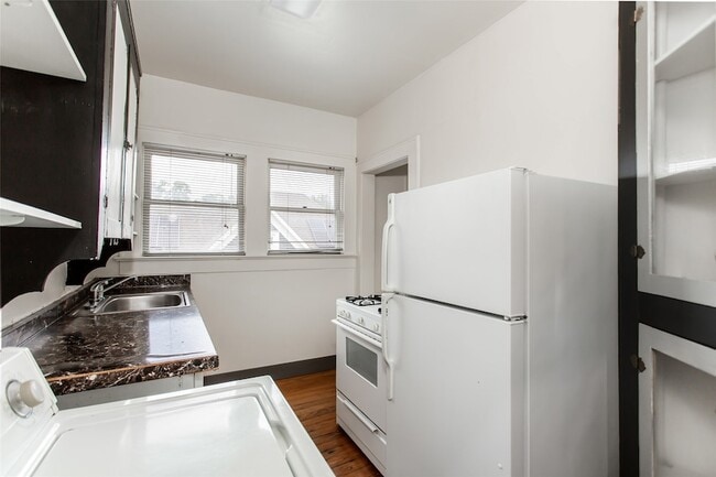 Building Photo - 4809.5 Reiger Ave