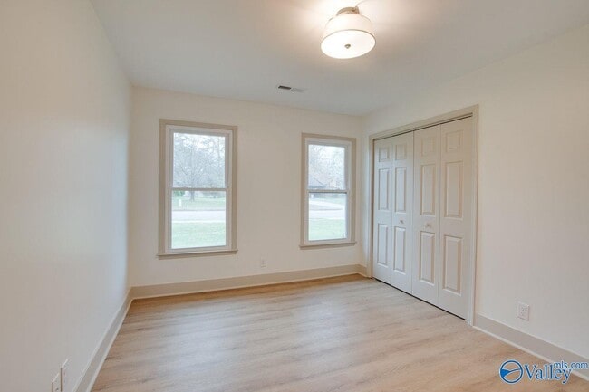 Building Photo - 2042 Rosebury Ln SW