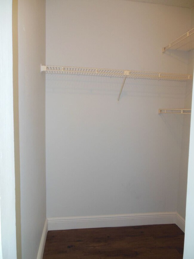 Building Photo - ONE BEDROOM ONE BATHROOM! WATERFRONT COMMU...
