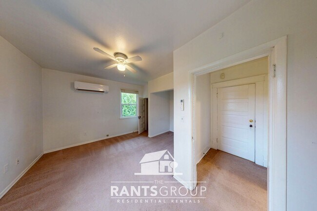 Building Photo - Well-Maintained Triplex Unit in Desirable South Capitol Neighborhood!