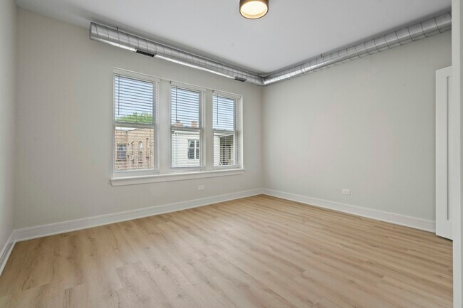 Building Photo - 432 S Maple Ave