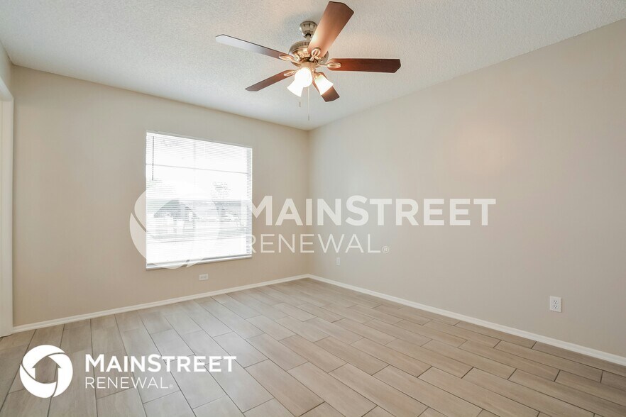 Building Photo - 908 E Normandy Blvd