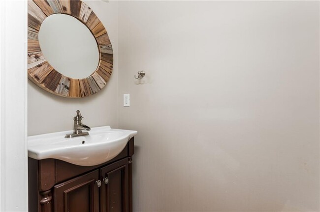 Building Photo - 4735 Longcourt Dr