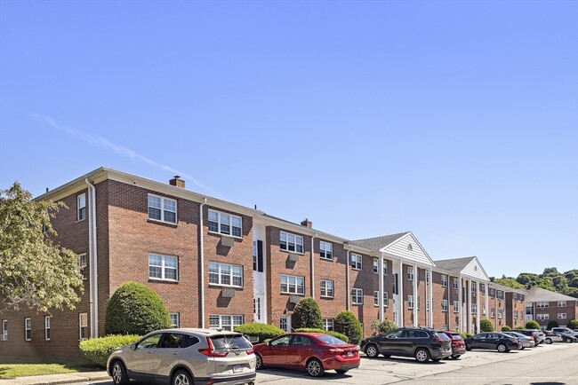 Building Photo - 11 Old Colony Ln
