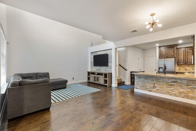 Building Photo - 4646 Rhett Ln