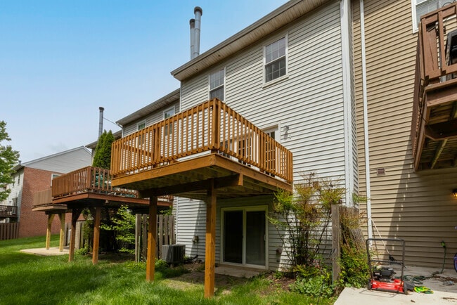 Building Photo - 2056 Griffis Ave