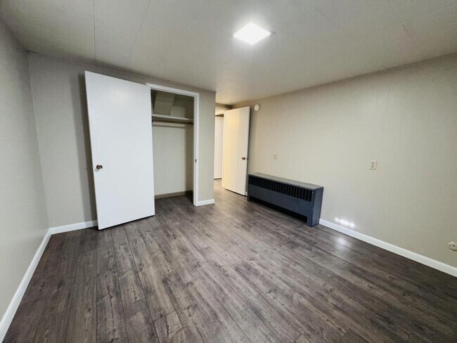 Building Photo - 1819 5th Ave