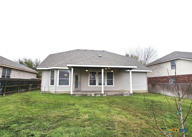 Building Photo - 400 Apache Ledge