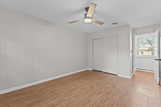 Building Photo - 3301 Marne Ave