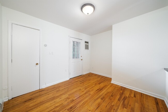 Building Photo - 107 Harrison St