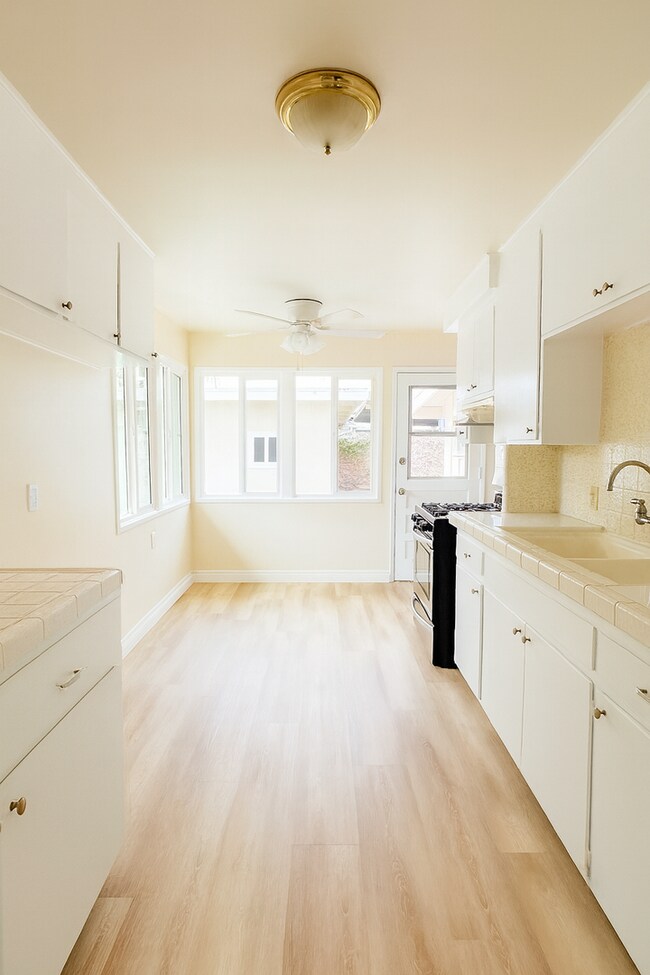 Building Photo - East Long Beach Home Available Now!!