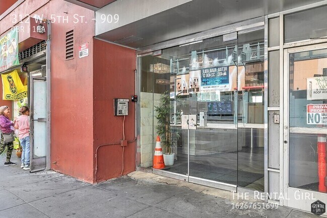 Building Photo - 312 W 5th St