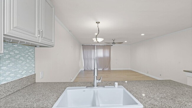 Building Photo - 1281 34th St