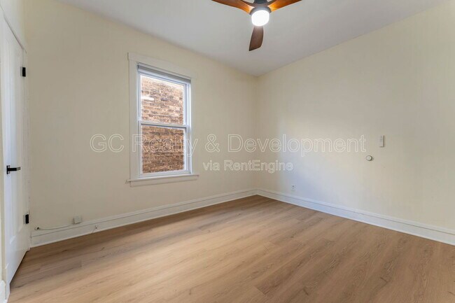 Building Photo - 5737 N Washtenaw Ave