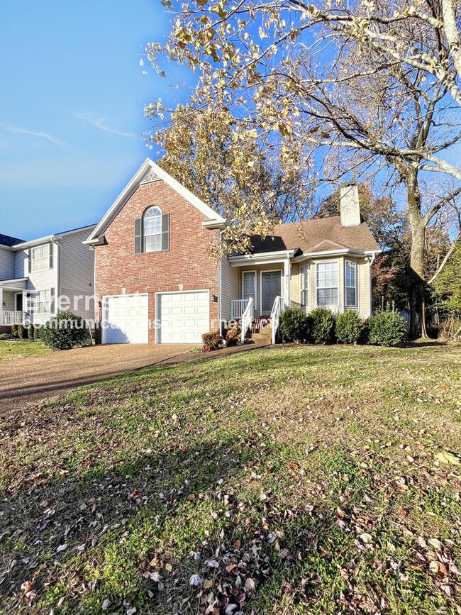 Building Photo - 2073 Upland Dr