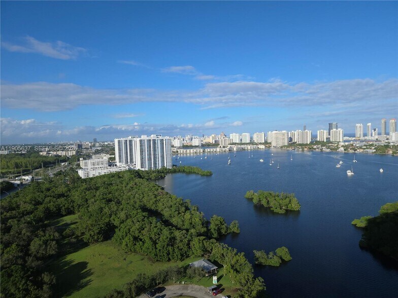 Building Photo - 16385 Biscayne Blvd